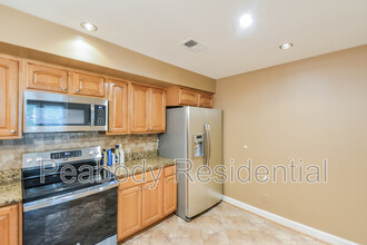 12010 Ridge Knoll Dr in Fairfax, VA - Building Photo - Building Photo