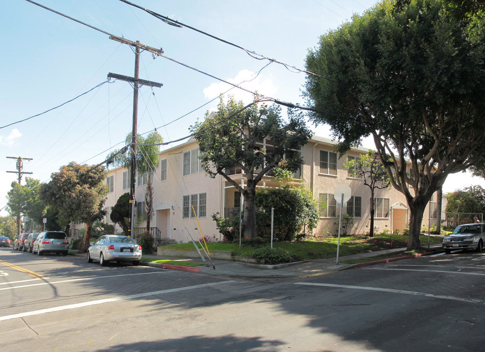 402 Pier Ave in Santa Monica, CA - Building Photo