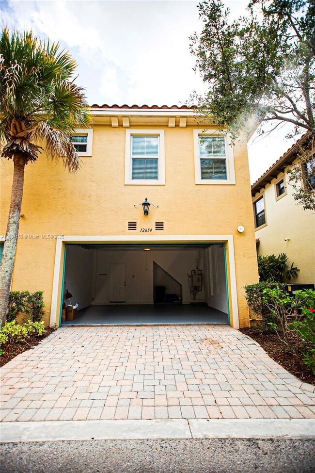 12654 NW 32nd Pl in Sunrise, FL - Building Photo - Building Photo