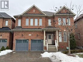 28 Carolina Rose Cres in Markham, ON - Building Photo
