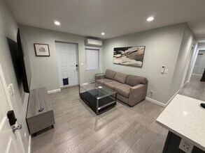 13841 Sherwood St in Westminster, CA - Building Photo - Building Photo