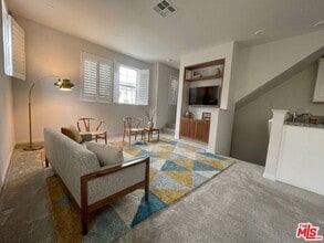 7256 Cherry Ln in Los Angeles, CA - Building Photo - Building Photo