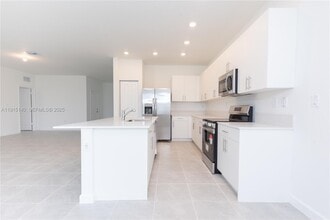 2636 SE 8th Ct in Homestead, FL - Building Photo - Building Photo