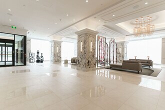 10 Inn On The Pk Dr in Toronto, ON - Building Photo - Building Photo