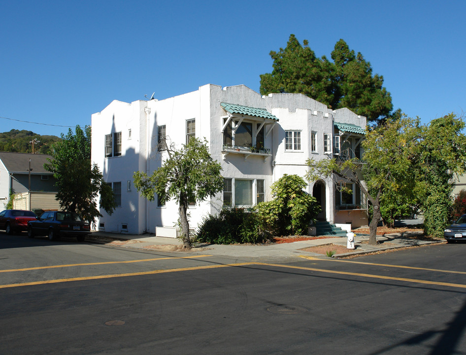 1032 Estudillo St in Martinez, CA - Building Photo