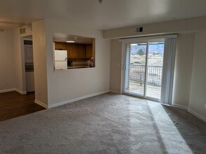12304 W Cross Dr, Unit 201 in Littleton, CO - Building Photo - Building Photo