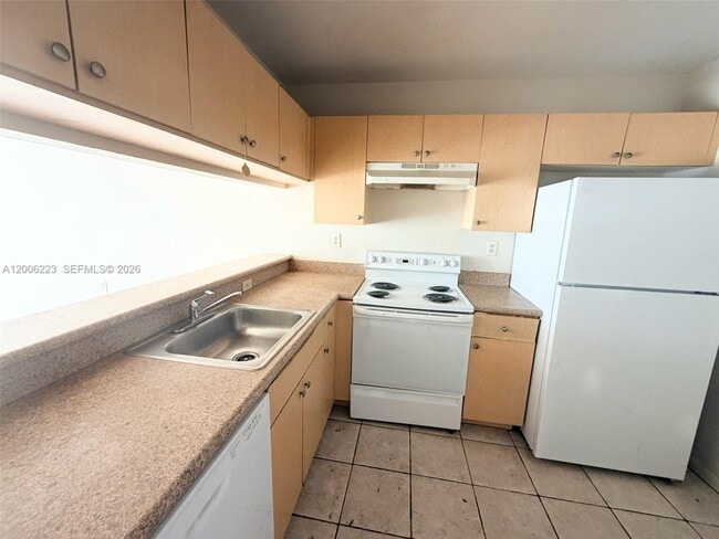 property at 960 Lake Victoria Dr