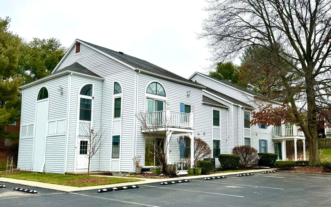 404 Bainbridge Ct in Lexington, KY - Building Photo
