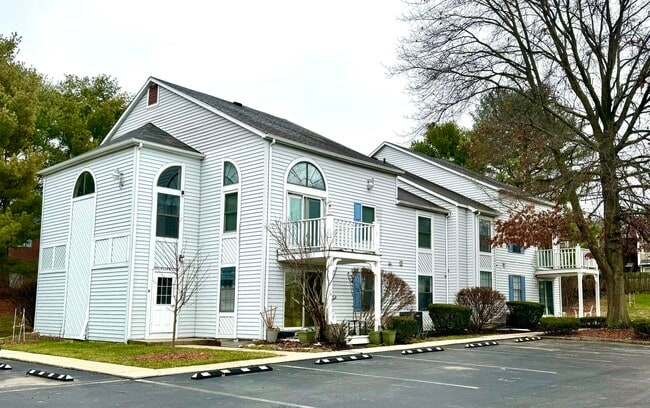 property at 404 Bainbridge Ct