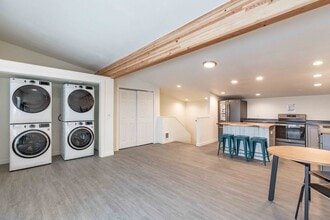 314 S Asbury St in Moscow, ID - Foto de edificio - Building Photo