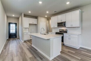 612 McKenna Dr in McKinney, TX - Building Photo