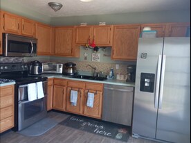 309 Oakland Dr in Dickson, TN - Building Photo