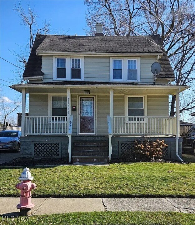 13713 Thornhope Rd in Cleveland, OH - Building Photo