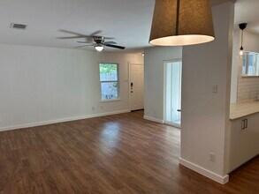 508 Blackson Ave unit A in Austin, TX - Building Photo - Building Photo