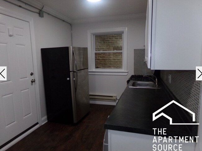 2131 W Giddings St, Unit G in Chicago, IL - Building Photo - Building Photo