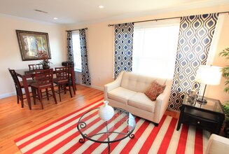64 Litchfield St, Unit 2 in Boston, MA - Building Photo - Building Photo
