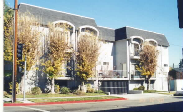 6202 Fulton Ave in Van Nuys, CA - Building Photo - Building Photo