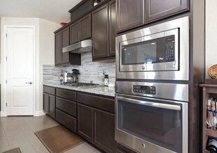 466 Ventana in Tracy, CA - Building Photo - Building Photo