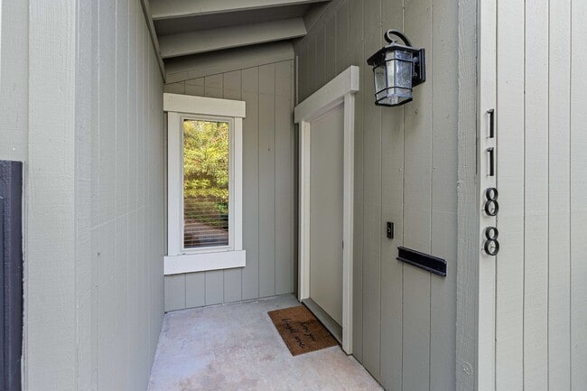 1188 Walnut St in Napa, CA - Building Photo - Building Photo