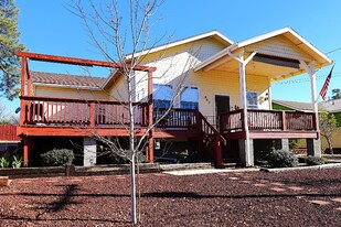 957 Church Ln in Lakeside, AZ - Building Photo