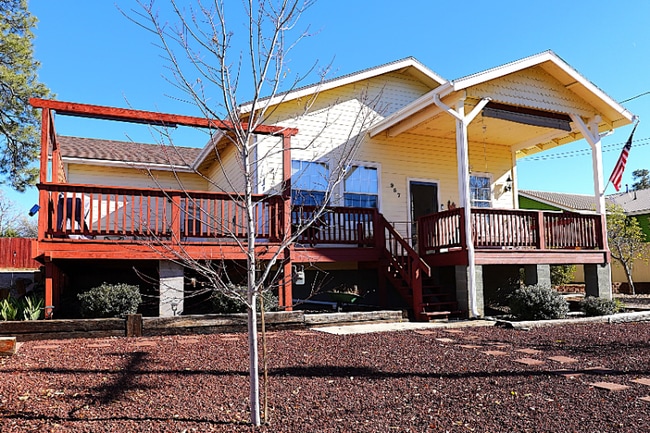 property at 957 Church Ln