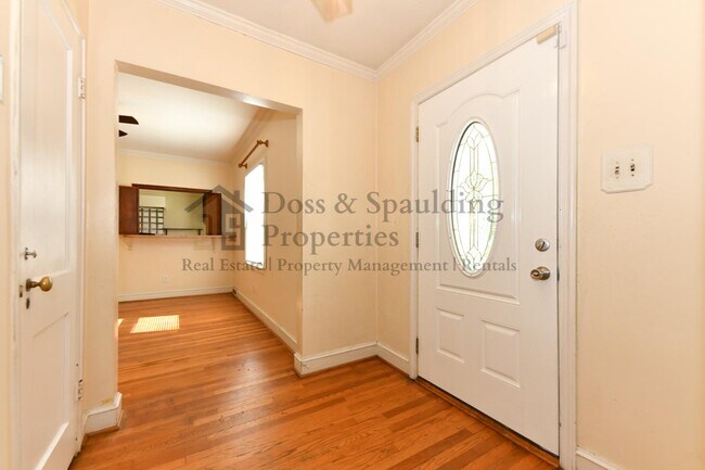 1802 W Friendly Ave in Greensboro, NC - Building Photo - Building Photo