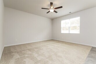 371 Hamilton Pointe Dr, Unit 2224 in Mcdonough, GA - Building Photo - Building Photo