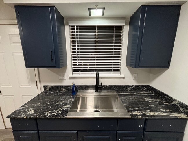 1102 Apache Dr in Collinsville, IL - Building Photo - Building Photo