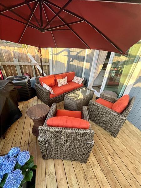 property at 1044 Mariners Ct