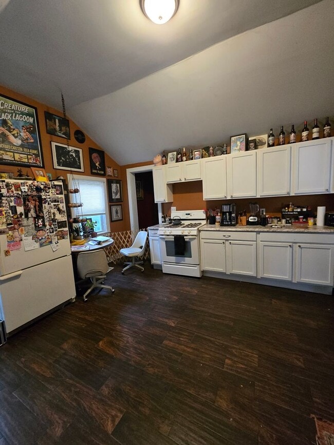 property at 229 W Orchard St