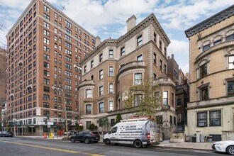 25 Riverside Drive in New York, NY - Building Photo - Building Photo