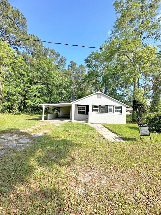 37 W Lincoln St in Ludowici, GA - Building Photo - Building Photo