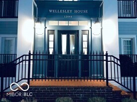 12840 University Crescent in Carmel, IN - Building Photo