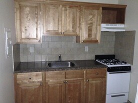 266 Shelmire St, Unit 5 in Jenkintown, PA - Building Photo