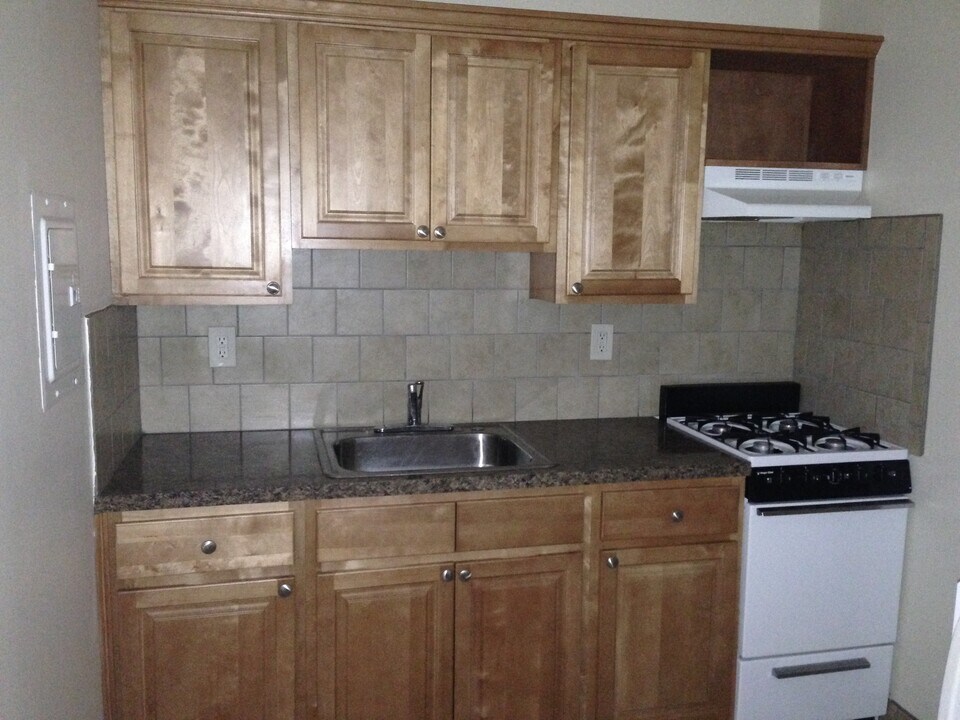 266 Shelmire St, Unit 5 in Jenkintown, PA - Building Photo