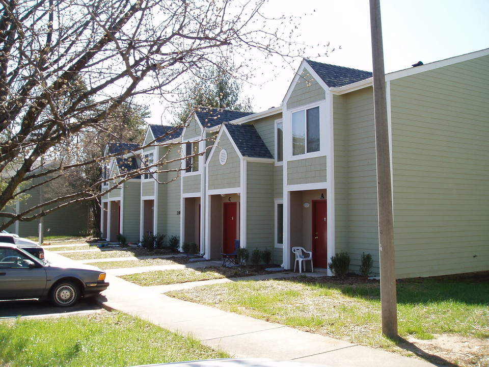 Honeytree Apartments in South Boston, VA - Building Photo