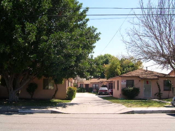 2730-2738 3/4 Penn Mar Ave in El Monte, CA - Building Photo