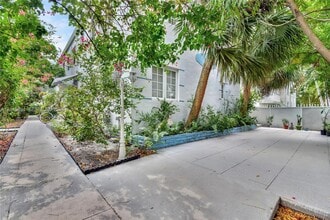 1619 Meridian Ave in Miami Beach, FL - Building Photo - Building Photo