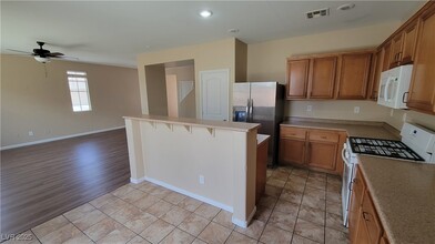 6057 Sierra Lakes St in North Las Vegas, NV - Building Photo - Building Photo