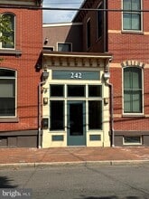 242 Centre St, Unit 410 in Trenton, NJ - Building Photo - Building Photo