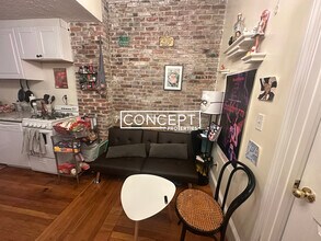 72 Revere St in Boston, MA - Foto de edificio - Building Photo