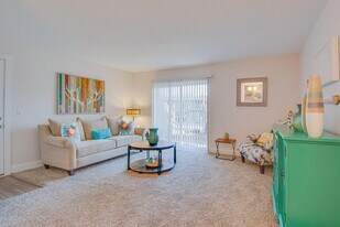 Nob Hill Apartment Homes in Nashville, TN - Building Photo