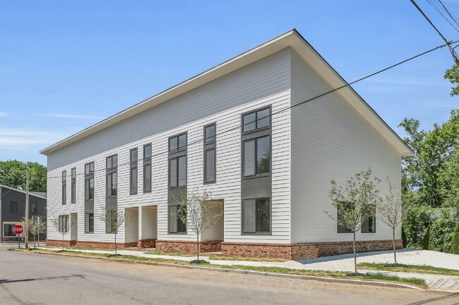 555 S Lyerly St in Chattanooga, TN - Building Photo - Building Photo