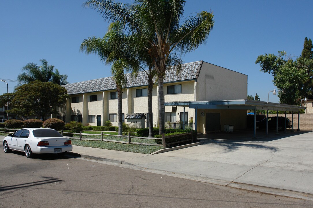 608 Grape St in El Cajon, CA - Building Photo