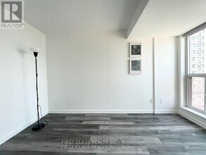 8-3108 Park Rd in Toronto, ON - Building Photo - Building Photo
