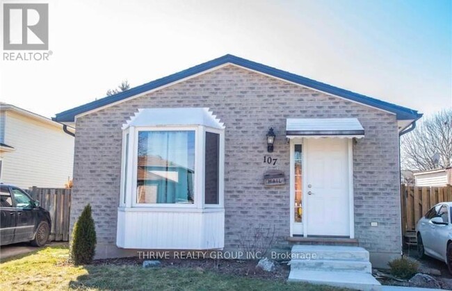 107 SUNRIDGE Crescent