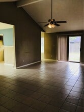 16964 Hummingbird in Conroe, TX - Building Photo - Building Photo