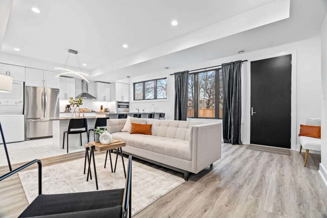 585 Queens Ave in London, ON - Building Photo