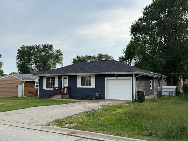 1314 East End Ave in Round Lake Beach, IL - Foto de edificio