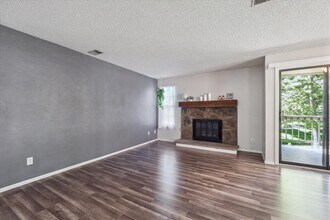 10950 W Florida Ave, Unit 314 in Lakewood, CO - Building Photo - Building Photo